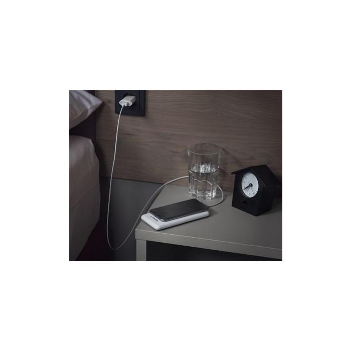 Varta Batería Portátil 10000mAh con Carga Rápida Inalámbrica 10W, 2 Tomas USB y Cable - Power Bank 7 Varta Batería Portátil 10000mAh con Carga Rápida Inalámbrica 10W, 2 Tomas USB y Cable - Power Bank 7