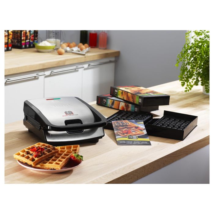 Tefal SW852D, Sandwichera y Gofrera Combinada, Negro y Acero Inoxidable, 700W Tefal SW852D, Sandwichera y Gofrera Combinada, Negro y Acero Inoxidable, 700W