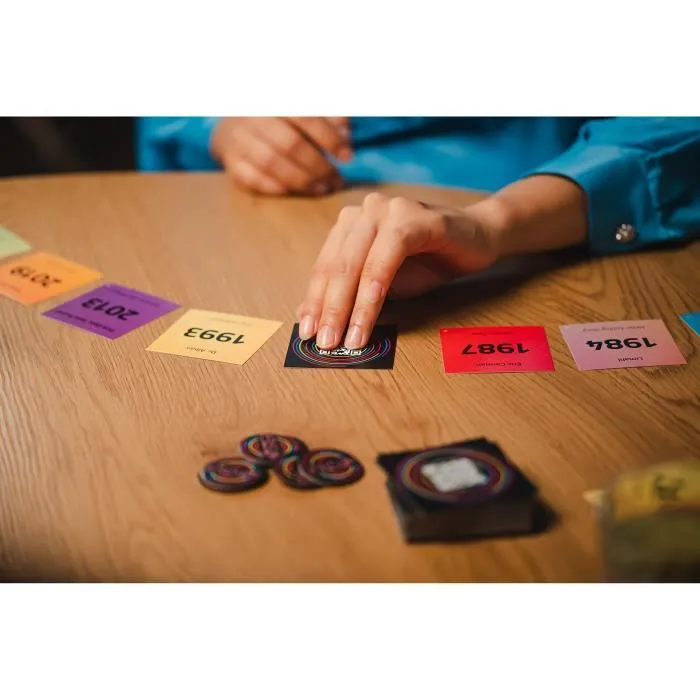 Dujardin Juego de Cartas Hitster - Revive y Ordena Éxitos Musicales por Era de Lanzamiento 3 Dujardin Juego de Cartas Hitster - Revive y Ordena Éxitos Musicales por Era de Lanzamiento 3