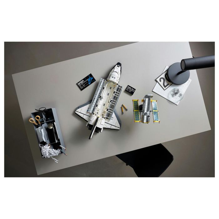 LEGO Creator Expert NASA Spaceshuttle Discovery - Set de construcción 2354 piezas, Maqueta del Transbordador Espacial, para adultos y fans 20