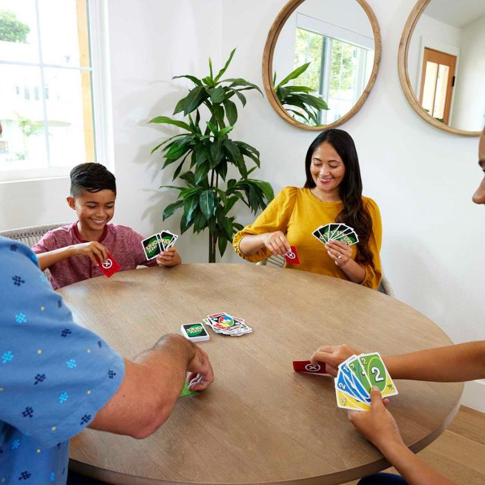 Mattel Games Hmy99 Juego de Cartas UNO Flex con Cartas Especiales para Cambiar Color, Juego Familiar +7 Años, Multilenguaje 4 Mattel Games Hmy99 Juego de Cartas UNO Flex con Cartas Especiales para Cambiar Color, Juego Familiar +7 Años, Multilenguaje 4