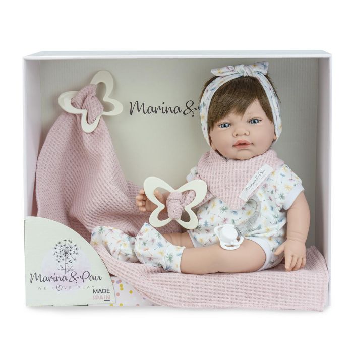 Marina&Pau 728 Muñeca Sweet Baby Farfalla 42 cm con cuerpo articulado, traje colorido, bufanda y manta. Para niños +3 años Marina&Pau 728 Muñeca Sweet Baby Farfalla 42 cm con cuerpo articulado, traje colorido, bufanda y manta. Para niños +3 años