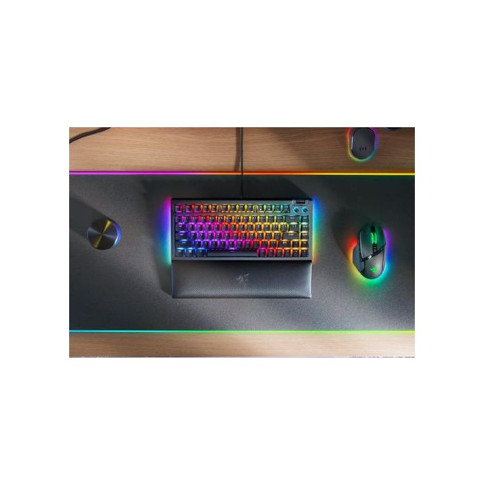 Razer BlackWidow V4 75% Teclado Mecánico Compacto con Retroiluminación RGB, Interruptor Mecánico, USB-C - RZ03-05000100-R3M1 Razer BlackWidow V4 75% Teclado Mecánico Compacto con Retroiluminación RGB, Interruptor Mecánico, USB-C - RZ03-05000100-R3M1