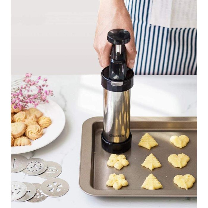 Quttin Pistola Manga Pastelera con Accesorios de Acero Inoxidable 22 cm Largo x 15 cm Ancho x 6 cm Alto (12 Unidades) Quttin Pistola Manga Pastelera con Accesorios de Acero Inoxidable 22 cm Largo x 15 cm Ancho x 6 cm Alto (12 Unidades)