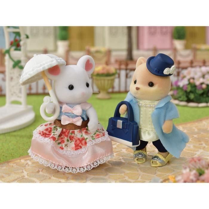 Sylvanian Families Maleta de Moda de Hermana Mayor Perro Caramelo con Estante para Zapatos y Ropa, Juego de Rol para Niños +3 Años 4