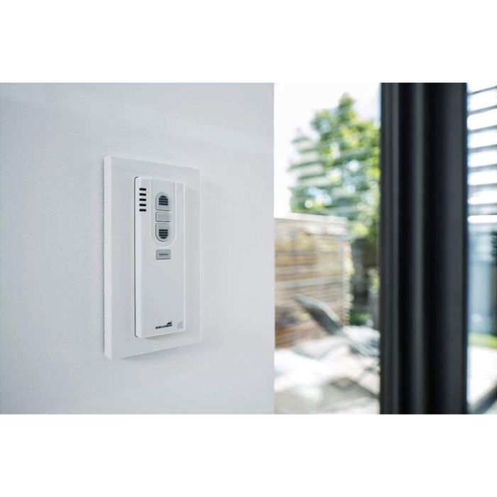 Schellenberg Mando a distancia para persianas 5 canales blanco 20023 - Control remoto inalámbrico con soporte para pared y 2 pilas AAA incluidas 3