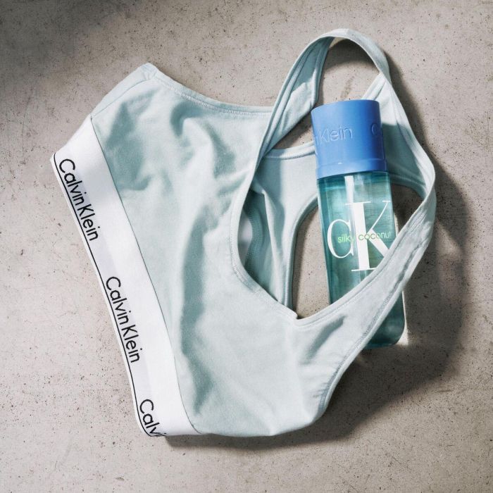 Calvin Klein Bruma Corporal Silky Coconut 236ml Unisex con Coco Congelado, Piña Fresca y Almizcle 12