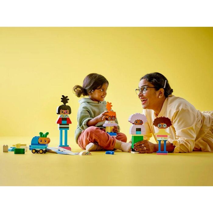 LEGO 10423 DUPLO My Town Set Personajes para Construir, Diferentes Emociones, Juguete Infantil con 71 Ladrillos y 5 Figuras 4