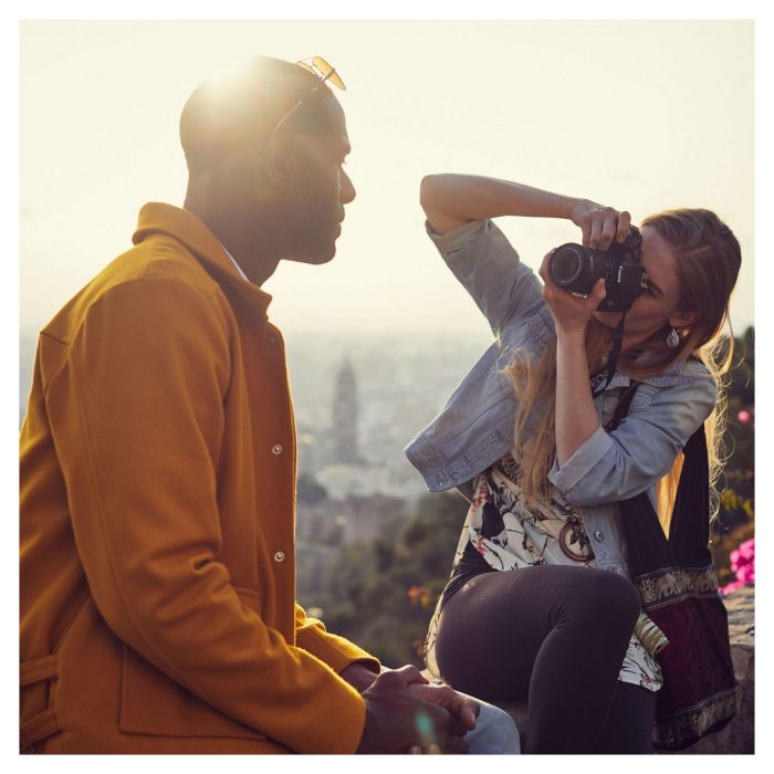 Canon EOS 250D Cámara réflex digital espejo 24.1 MP CMOS 4K Ultra HD Pantalla táctil Negro + Objetivo 18-55 IS STM 8