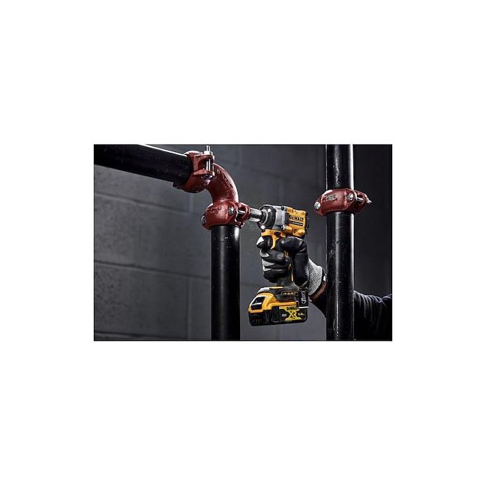 DeWALT DCF921NT-XJ Llave de Impacto 1/2" 18V Inalámbrica a Batería - 600 Nm Máximo, 2 Velocidades, con Luz LED 4 DeWALT DCF921NT-XJ Llave de Impacto 1/2" 18V Inalámbrica a Batería - 600 Nm Máximo, 2 Velocidades, con Luz LED 4