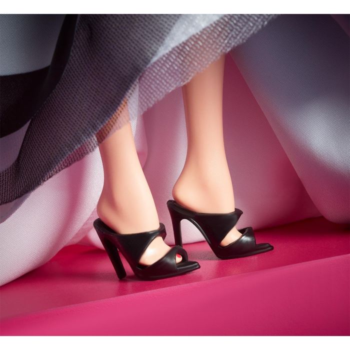 Barbie HRM58 Muñeca Barbie Signature 65 Aniversario Rubia 5