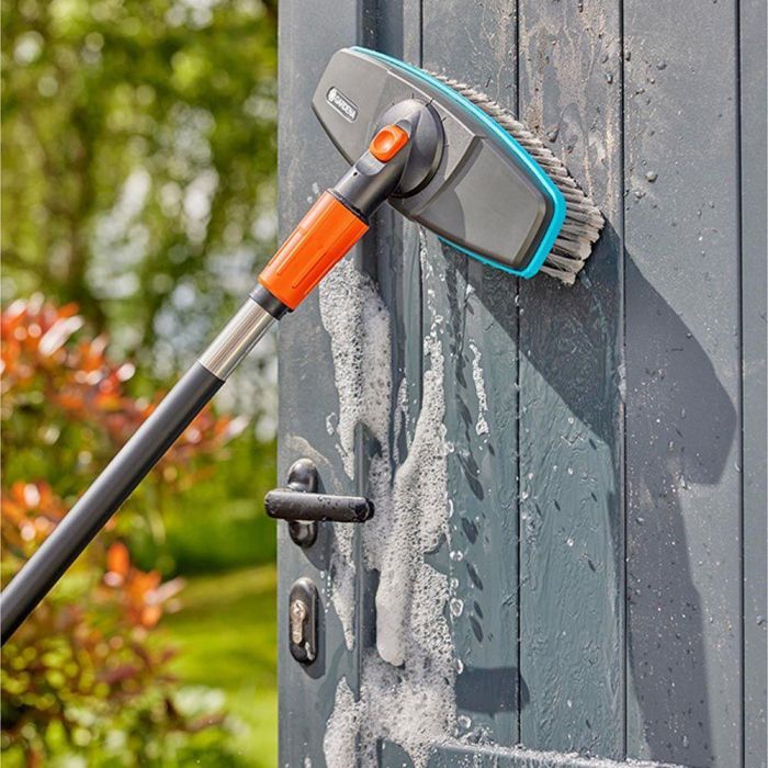 Gardena Cepillo de Cerdas Suaves para Superficies Delicadas, Orientable 360°, Protección Anti-Rayaduras