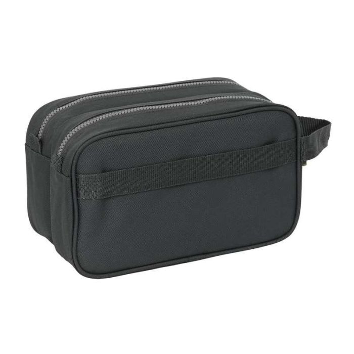 Neceser de Viaje Real Madrid C.F. Gris Deportivo 26 x 15 x 12.5 cm 1 Neceser de Viaje Real Madrid C.F. Gris Deportivo 26 x 15 x 12.5 cm 1