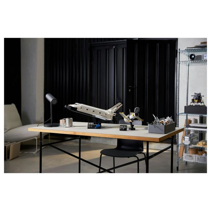 LEGO Creator Expert NASA Spaceshuttle Discovery - Set de construcción 2354 piezas, Maqueta del Transbordador Espacial, para adultos y fans 37