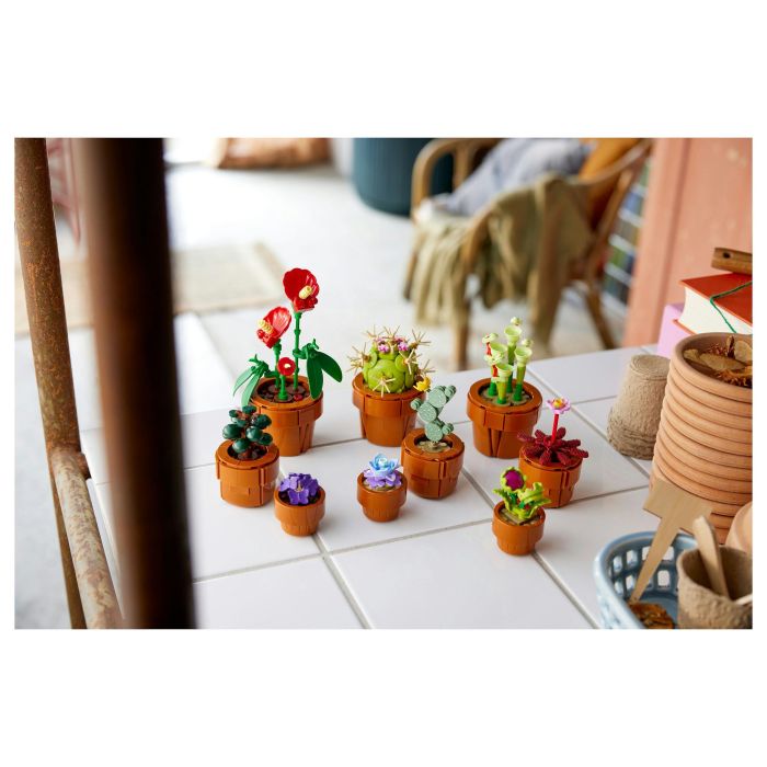 LEGO Icons 10329 Plantas Diminutas Set de Construcción Ornamental para Adultos 26