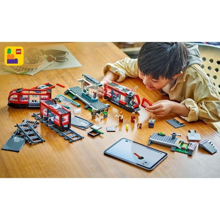 LEGO 60423 City Tranvía y Estación del Centro de la Ciudad, set de juego de construcción para niños a partir de 7 años 7 LEGO 60423 City Tranvía y Estación del Centro de la Ciudad, set de juego de construcción para niños a partir de 7 años 7
