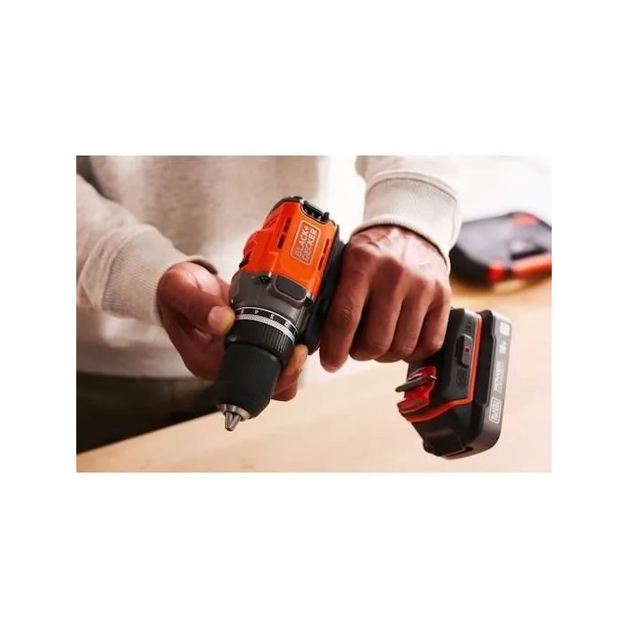 Black + Decker Taladro Atornillador Inalámbrico 18V BCD382D2XK-QW con 2 Baterías 2Ah y Cargador, Incluye Estuche de Transporte 4