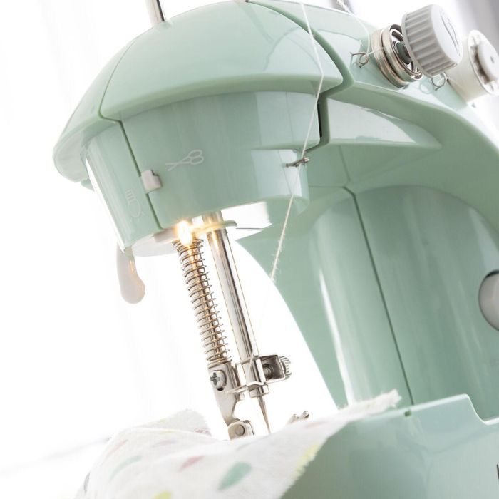 Innovagoods Mini Máquina de Coser Portátil V0103326 con LED, Cortahílos y Accesorios, 2 Velocidades, Doble Puntada, Fácil de Usar y Transportar 9 Innovagoods Mini Máquina de Coser Portátil V0103326 con LED, Cortahílos y Accesorios, 2 Velocidades, Doble Puntada, Fácil de Usar y Transportar 9