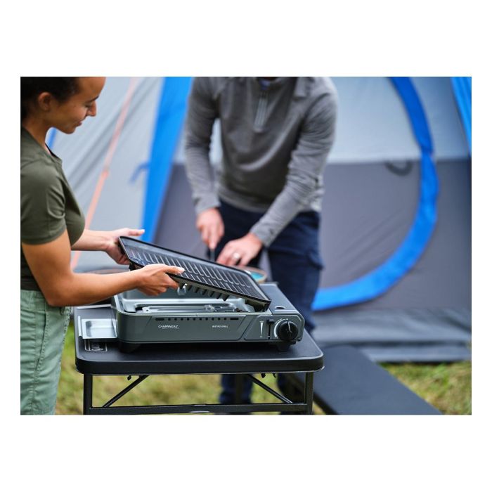 Campingaz Bistro Grill, Parrilla de Gas Portátil para Exterior 2000 W, Encendido Piezoeléctrico, Superficie Antiadherente 33.5x28 cm, Incluye Funda de Transporte