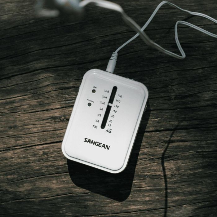 Radio Portátil Sangean SR-32 Blanco AM/FM 27 Radio Portátil Sangean SR-32 Blanco AM/FM 27
