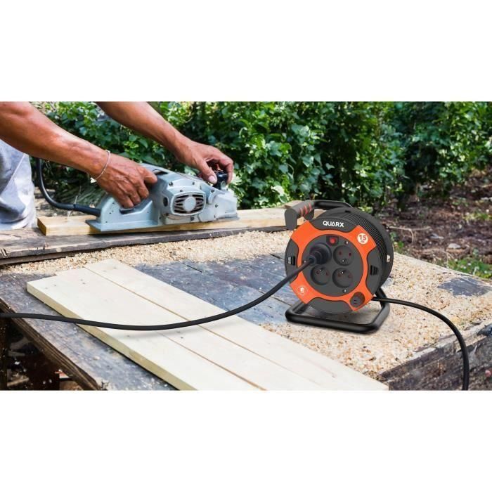 Quarx QUA1719190980885 Enrollador de cable, 15 m, H05VV-F 3G1,5 mm², con disyuntor térmico para bricolaje 1