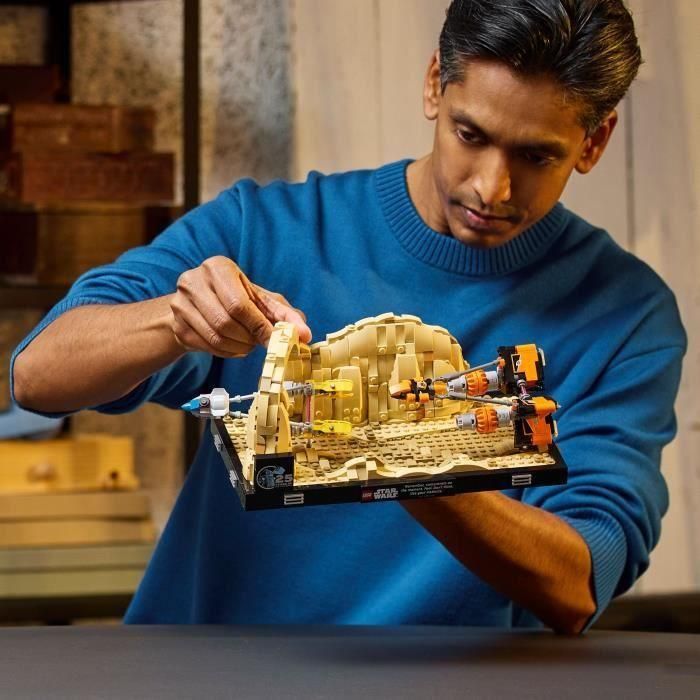 LEGO 75380 Star Wars Mos Espa Podracer Race Diorama Nave Espacial 4 LEGO 75380 Star Wars Mos Espa Podracer Race Diorama Nave Espacial 4