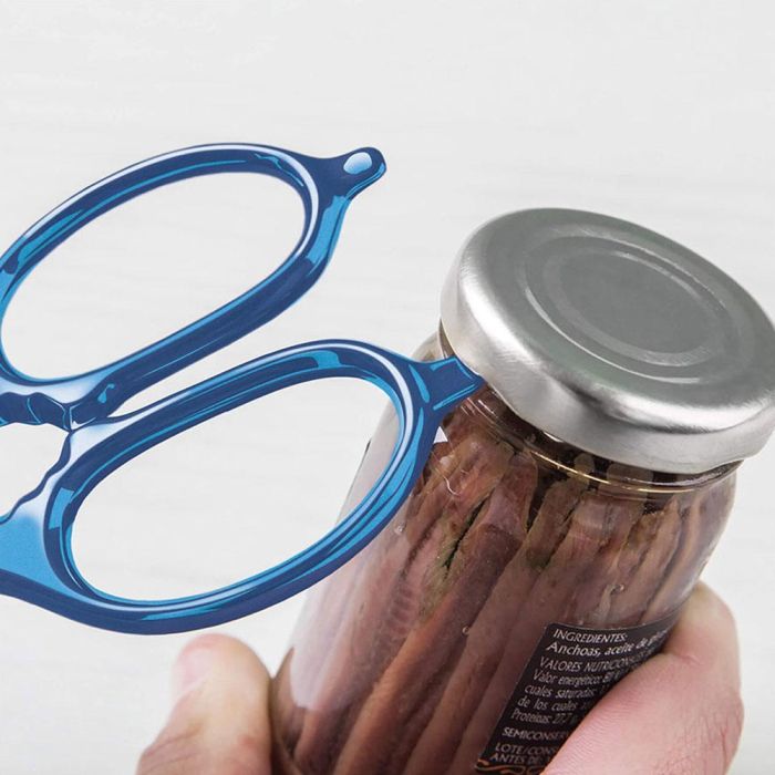 3 Claveles Tijeras de Cocina Multiusos de Acero Inoxidable 8" (20,3cm) Forjadas con Filo Dentado y Dedales Azules 8 3 Claveles Tijeras de Cocina Multiusos de Acero Inoxidable 8" (20,3cm) Forjadas con Filo Dentado y Dedales Azules 8