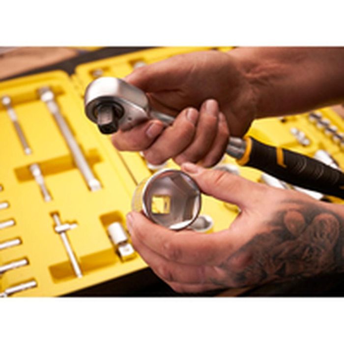Stanley Fatmax Set de Enchufes y Vasos ¼'' + ½'' - Set 81 Piezas con Carraca 120 Dientes y Accesorios en Caja Resistente 25