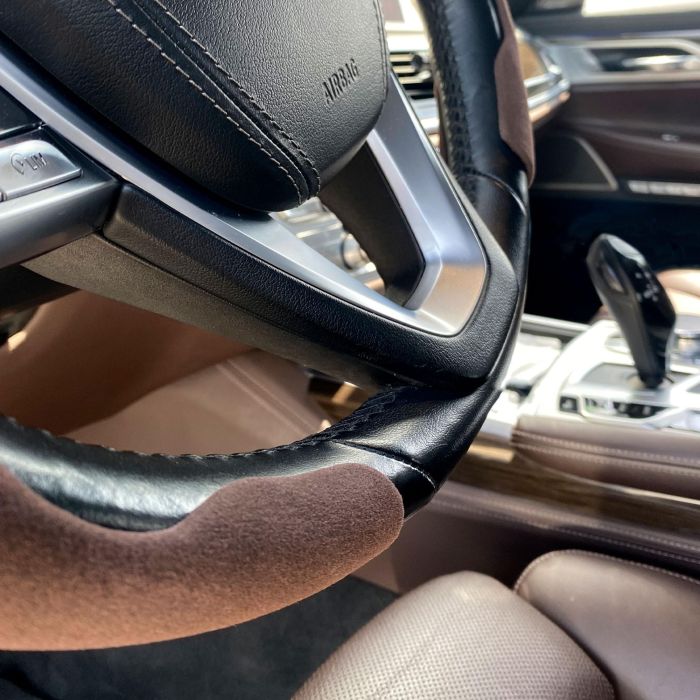 Occ Sport OCCFV0003 Funda de Volante Coche Marrón 2 Piezas Universal 35-40cm ABS Terciopelo Antideslizante Comodidad y Protección 4 Occ Sport OCCFV0003 Funda de Volante Coche Marrón 2 Piezas Universal 35-40cm ABS Terciopelo Antideslizante Comodidad y Protección 4