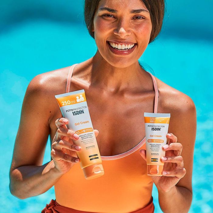 Isdin EXTREM Gel Crema Fotoprotector SPF30 Protector Solar Corporal 250 ml para Todo Tipo de Pieles 3