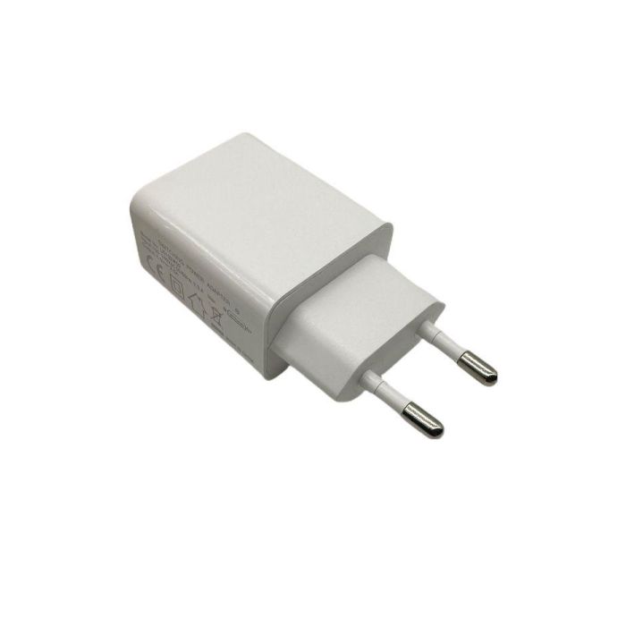 MicroConnect 2 x USB, 100 - 240 V, 2.4 A, 5 V, White 1 MicroConnect 2 x USB, 100 - 240 V, 2.4 A, 5 V, White 1