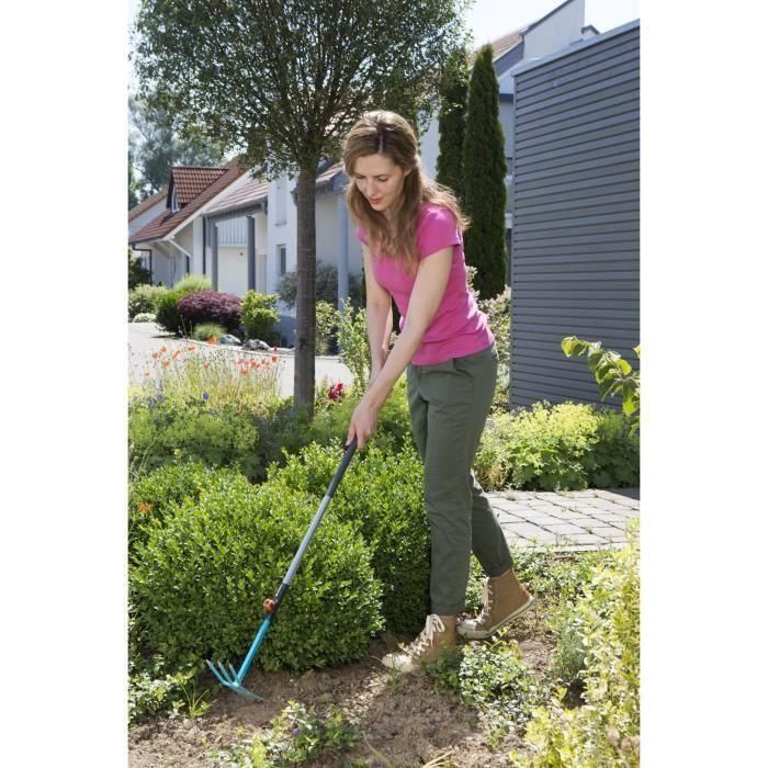 Gardena Serfouette Gancho para flores Combisystem con mango ergonómico extraíble, punta y tenedor 3 dientes, ancho 6,5 cm 4 Gardena Serfouette Gancho para flores Combisystem con mango ergonómico extraíble, punta y tenedor 3 dientes, ancho 6,5 cm 4