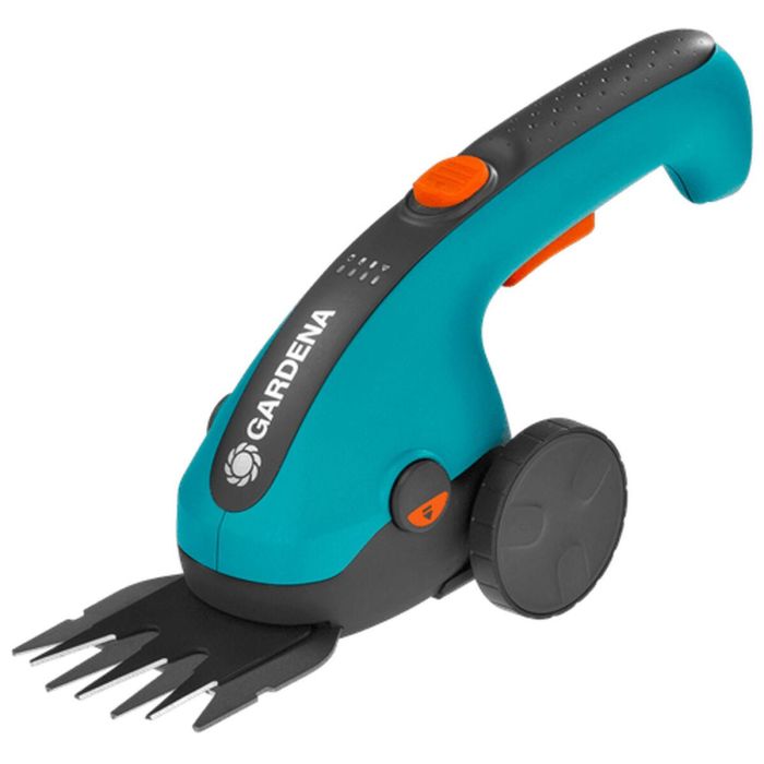 Gardena 9886-20 Kit Cisail A ClassicCut Li con Mango Telescópico, Ruedas, 3.6V/2.5Ah y Protección de Cuchillas USB-C 9 Gardena 9886-20 Kit Cisail A ClassicCut Li con Mango Telescópico, Ruedas, 3.6V/2.5Ah y Protección de Cuchillas USB-C 9