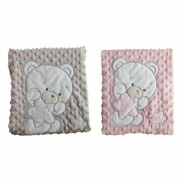 Creaciones Llopis Manta Doble para Bebé 100x75 cm con Oso Bordado Textura Visón Suave Poliéster, Presentación en Cajita Regalo Creaciones Llopis Manta Doble para Bebé 100x75 cm con Oso Bordado Textura Visón Suave Poliéster, Presentación en Cajita Regalo