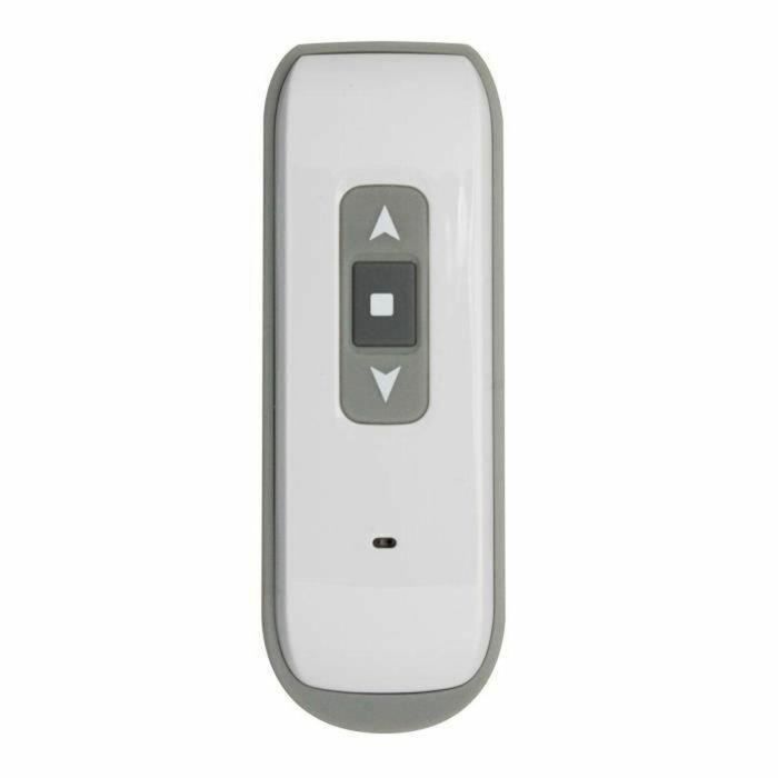 Persiana enrollable de PVC doble pared motorizada radioeléctrica 1.55 x 1.2 m Blanca, con cajuela y correderas de aluminio termolacado 1 Persiana enrollable de PVC doble pared motorizada radioeléctrica 1.55 x 1.2 m Blanca, con cajuela y correderas de aluminio termolacado 1