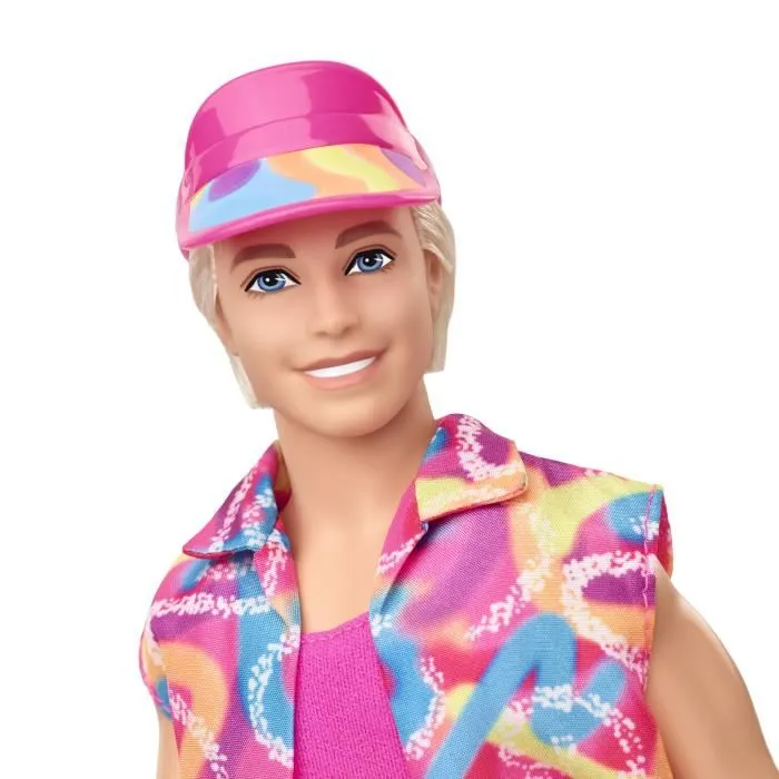 Barbie Ken Muñeco Fashion Doll de la Película con Ropa Retro de Patinaje, Edición Coleccionista 4