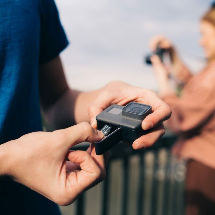 Verbatim Tarjeta de Memoria microSDHC/SDXC 256GB Clase 10 Negra de Alta Velocidad con Adaptador SD para Móviles, Cámaras y GPS 4