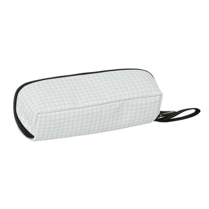 Bolso Escolar Portatodo Safta Cuadrado Grande Real Madrid 1 Equipacion 24-25 80x200x80 mm 1 Bolso Escolar Portatodo Safta Cuadrado Grande Real Madrid 1 Equipacion 24-25 80x200x80 mm 1