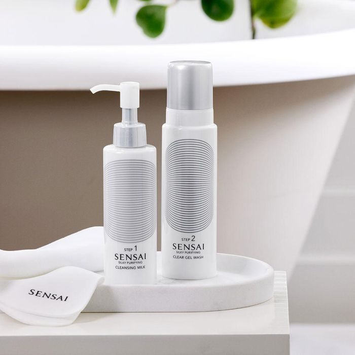 Sensai SILKY PURIFYING Cleansing Milk Limpiador Facial 150 ml Sensai SILKY PURIFYING Cleansing Milk Limpiador Facial 150 ml