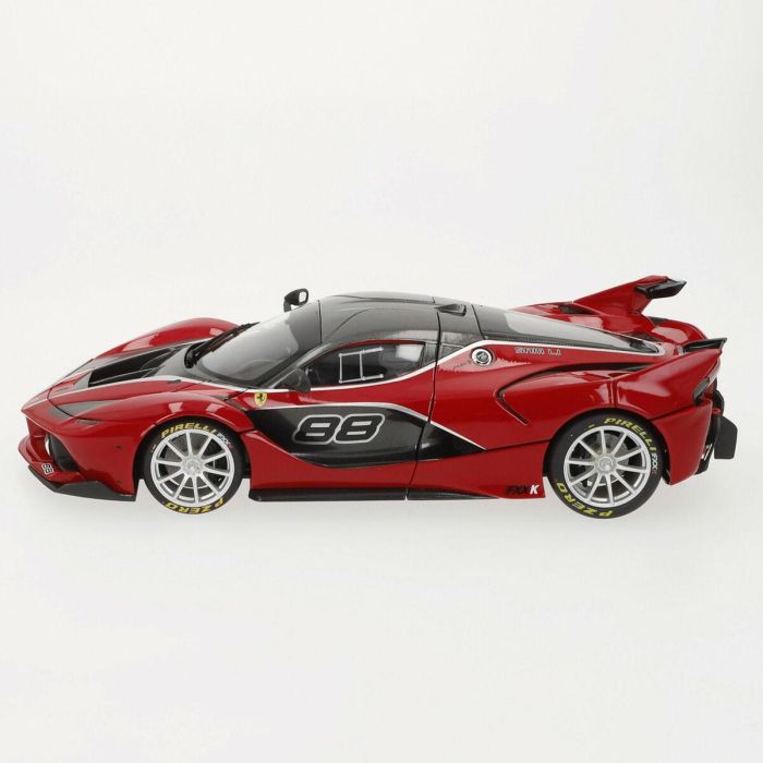 Coche Bburago Ferrari FXX K #88 1:18 4