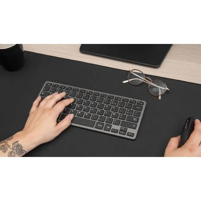 Bluestork Teclado TKL Bluetooth + 2.4Ghz PC - Gris y Negro BLU3760162067750 4 Bluestork Teclado TKL Bluetooth + 2.4Ghz PC - Gris y Negro BLU3760162067750 4