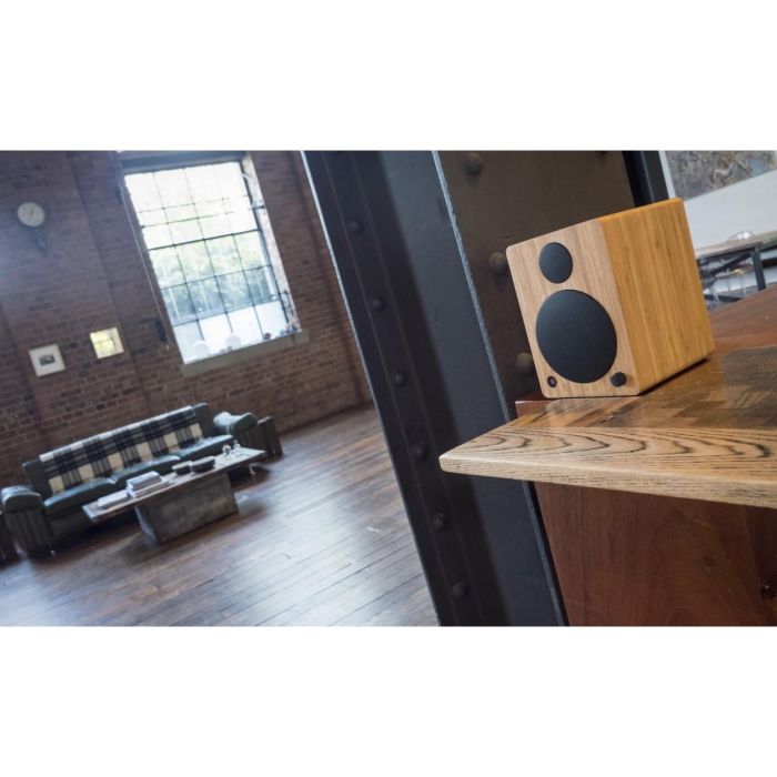 Wavemaster CUBE NEO Mini 2.0 bamboo retail 2 Wavemaster CUBE NEO Mini 2.0 bamboo retail 2