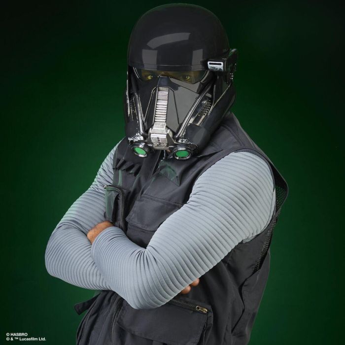 Hasbro Star Wars The Black Series Casco Electrónico Premium de Soldado de la Muerte Imperial con LED Avanzados, Artículo de Cosplay, a partir de 14 Años 14