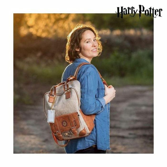 Cerdá Mochila Urbana Casual Harry Potter Marrón Poliéster/PU, Ideal Adultos y Jóvenes, Medidas 34x8x40 cm 2 Cerdá Mochila Urbana Casual Harry Potter Marrón Poliéster/PU, Ideal Adultos y Jóvenes, Medidas 34x8x40 cm 2