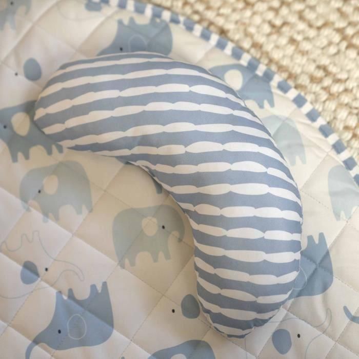 INGENUITY - Alfombra de juego plegable con forma de elefante, cojín reversible, arco de juego de madera, espejo y juguetes sensoriales para bebés. 5
