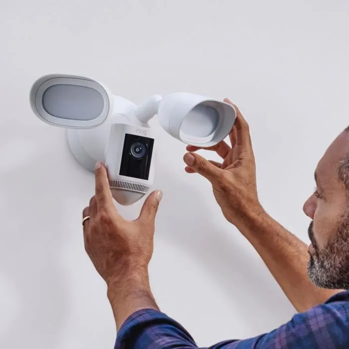 Ring Spotlight Pro Plug-in Cámara de vigilancia Blanca UE 3