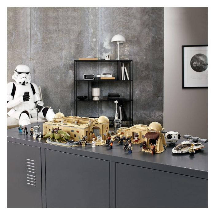 LEGO Star Wars Mos Eisley Cantina 75290 - Juego de Construcción 3187 Piezas con 21 Minifiguras 3