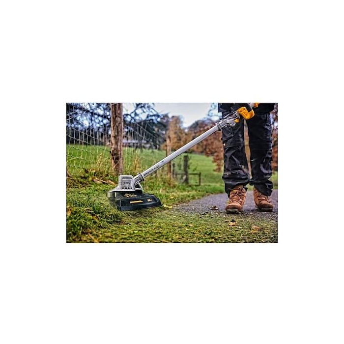 DeWALT DCMST561N-XJ Cortabordes/Cortacésped a Batería 18V, Diámetro Corte 35 cm, Cabezal Cuchilla y Nylon, 6000 RPM, Sin Cables 9 DeWALT DCMST561N-XJ Cortabordes/Cortacésped a Batería 18V, Diámetro Corte 35 cm, Cabezal Cuchilla y Nylon, 6000 RPM, Sin Cables 9