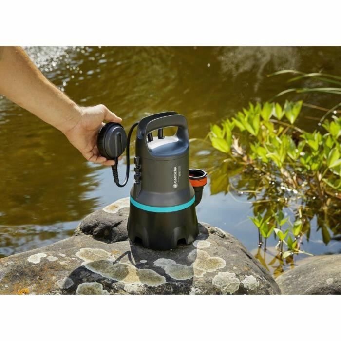 Gardena 9000 Bomba de aguas residuales, 300W, 9000l/h, paso de partículas 25mm, flotador automático, 0.6 bar 6