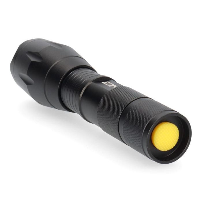 Edm Linterna de aluminio con zoom, 1 LED, 3 modos de luz (140lm/50lm/flash), 3W, 6500K, hasta 5h autonomía, 3xAAA incluidas 2 Edm Linterna de aluminio con zoom, 1 LED, 3 modos de luz (140lm/50lm/flash), 3W, 6500K, hasta 5h autonomía, 3xAAA incluidas 2